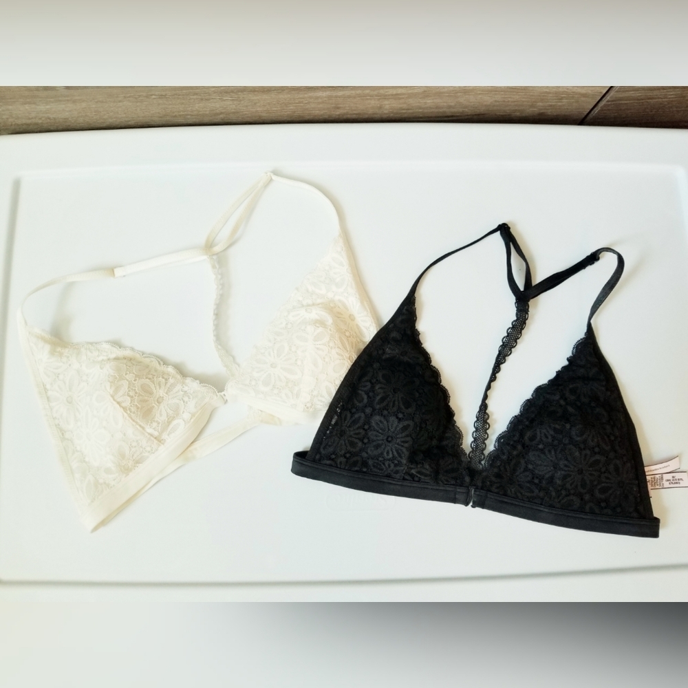Bundle of two NWOT Victoria's Secret bralettes- medium